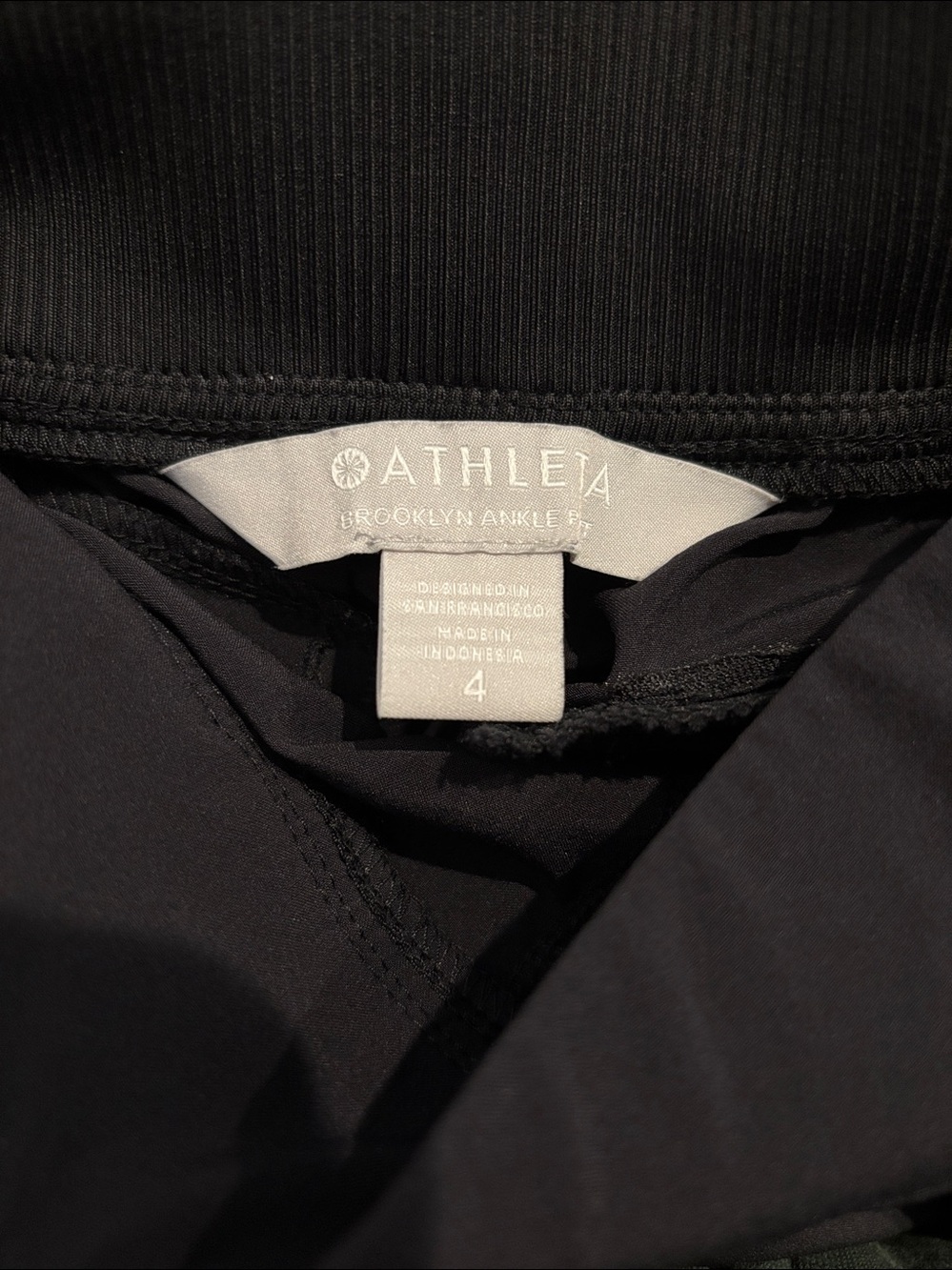 Athleta Brooklyn Mid Rise Ankle Pants. Size 4 - Picture 5 of 10